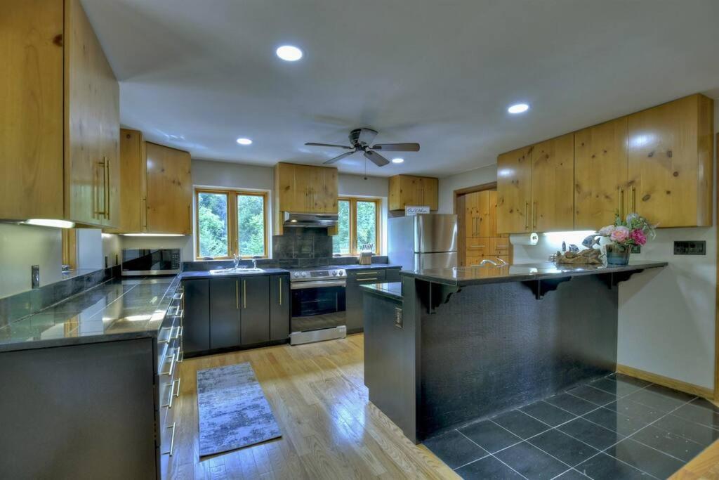 The Chariot - Creek Front With Hottub, Fire Pits, Billiards, Ev Charger - Sandalwood Stays Блу-Ридж Экстерьер фото